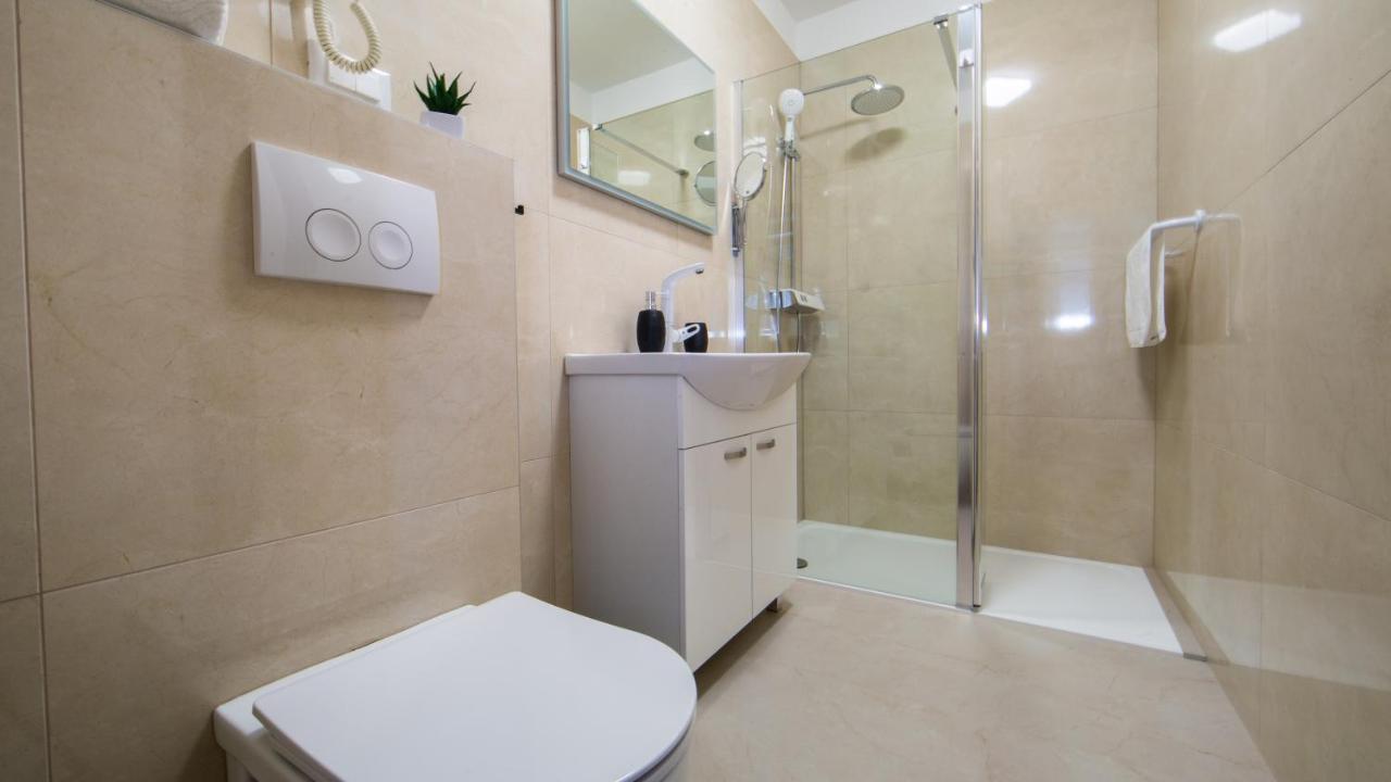 סטוברץ Rooms & Apartments Toni מראה חיצוני תמונה