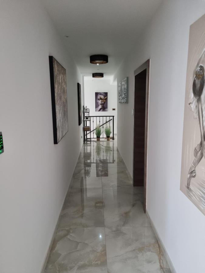 סטוברץ Rooms & Apartments Toni מראה חיצוני תמונה